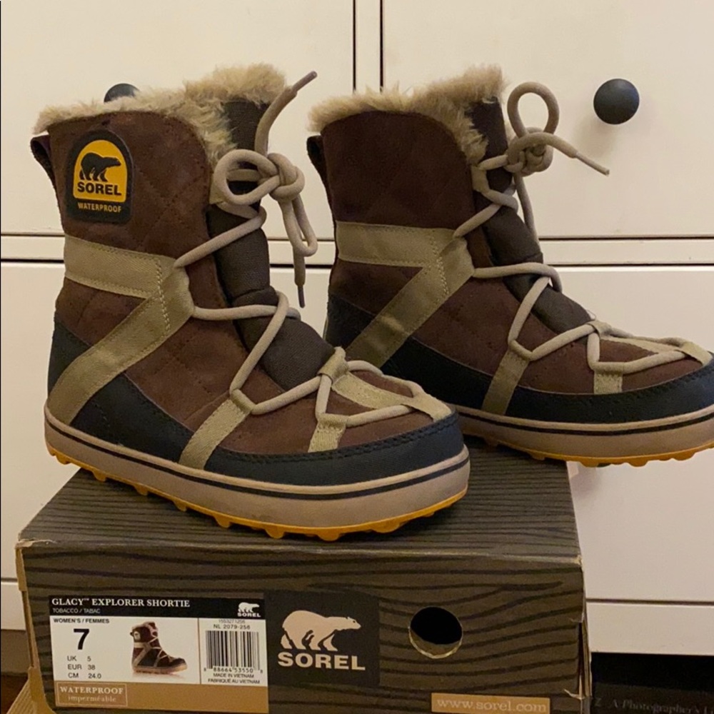 Sorel Glacy Explorer Shortie Boot